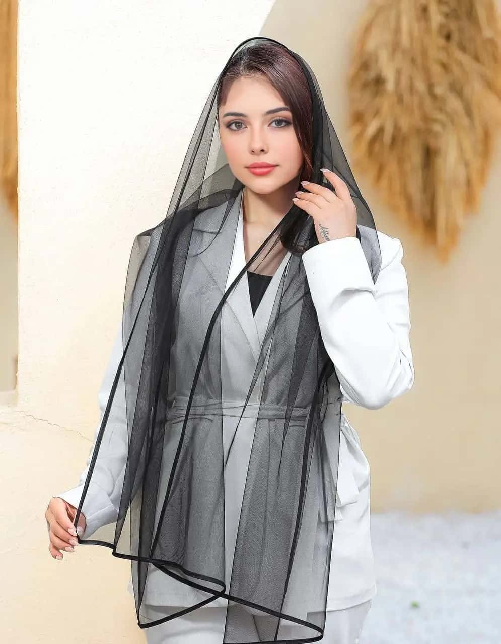 تصویر شال توری: ظرافت و زیبایی در هر استایل