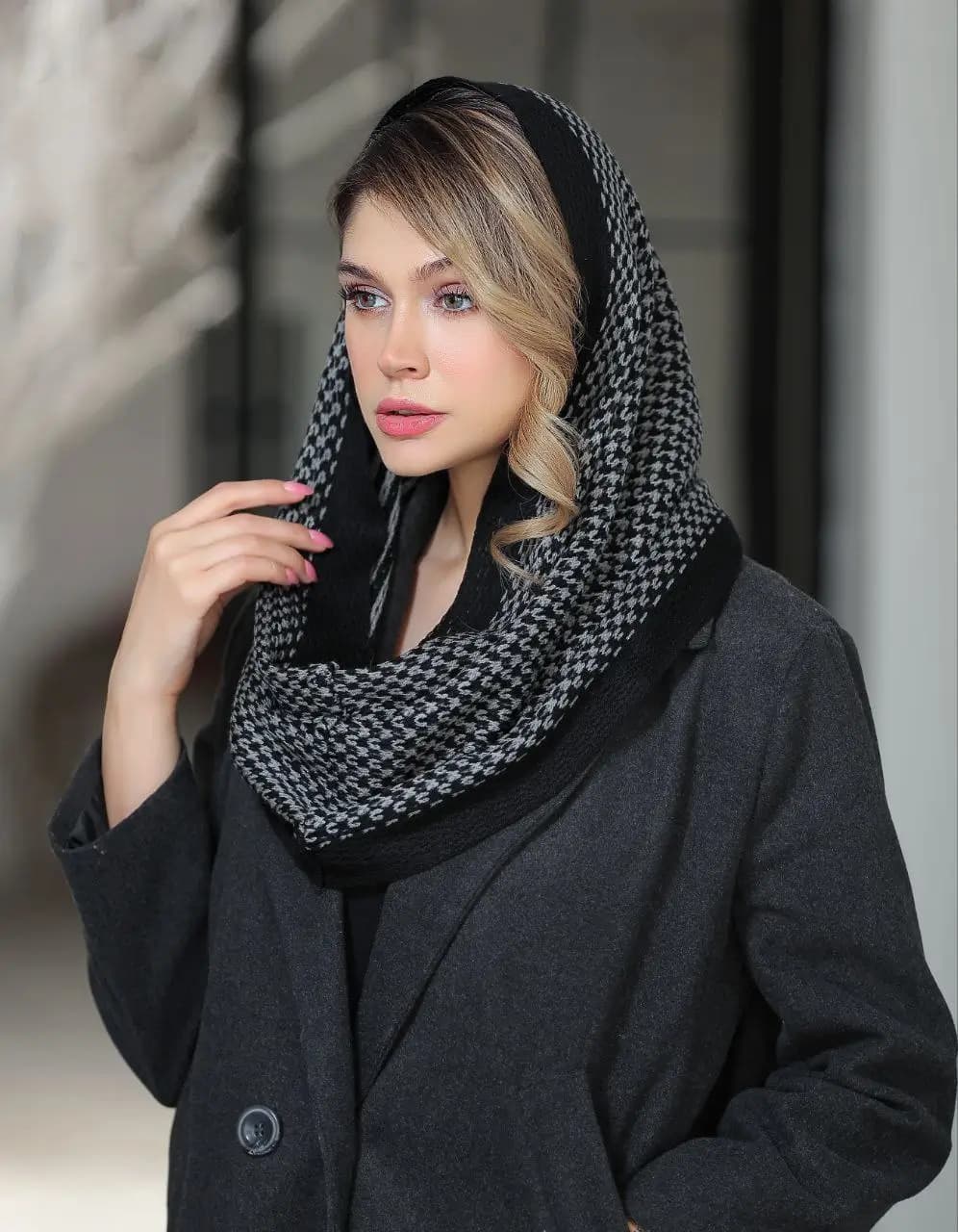 شال بافت زنانه رینگی مدل وسط پیچازی | گرم و شیک برای پاییز و زمستان - تصویر دوم