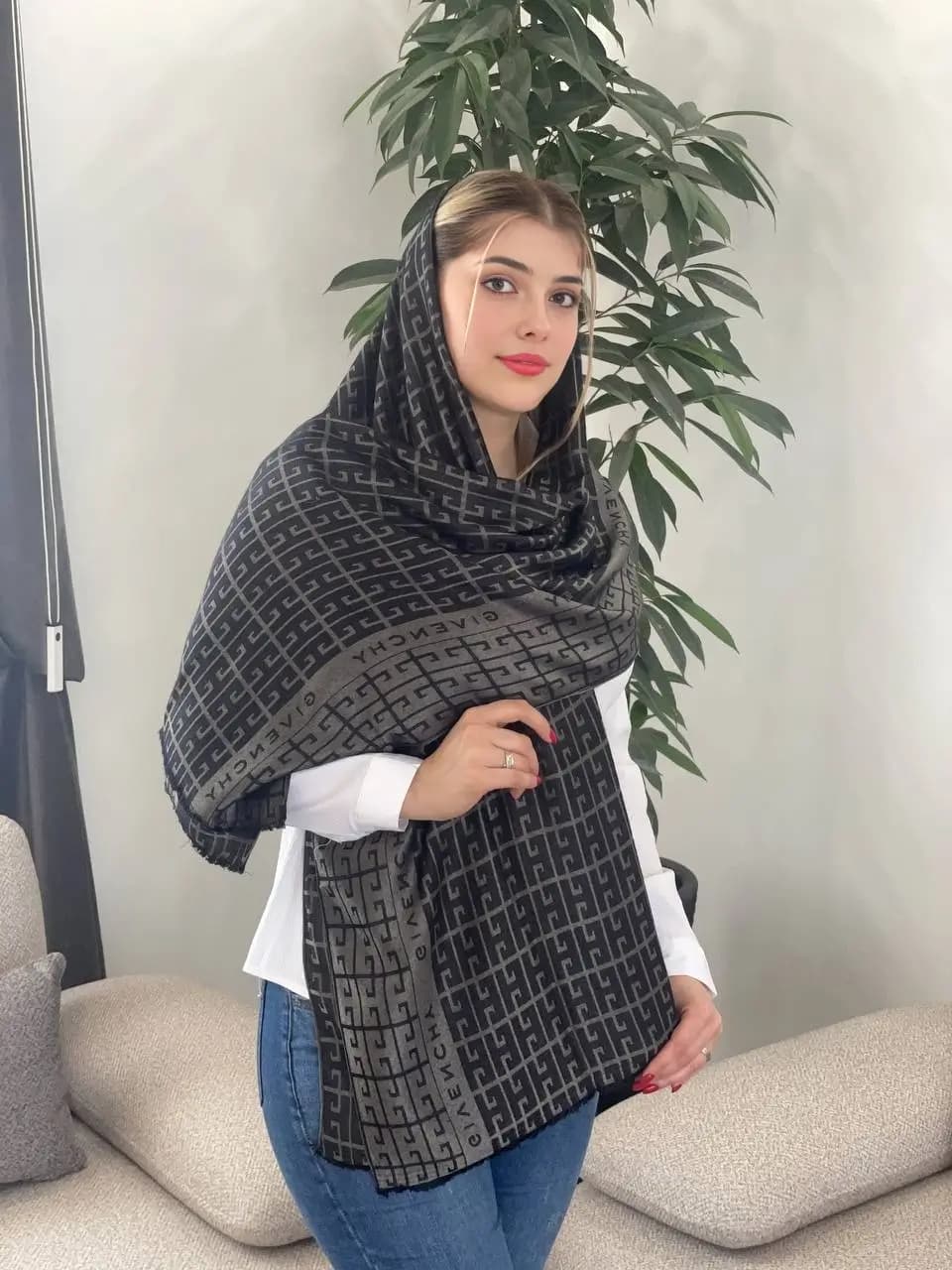 شال مجلسی جدید فلورا – شیک، خاص و مناسب مجالس رسمی - تصویر دوم