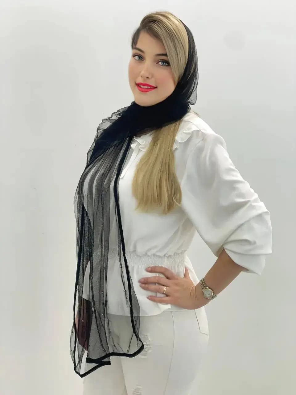 شال توری مشکی مرواریدکوب | شال مجلسی و رسمی شب با جلوهای خاص - تصویر دوم